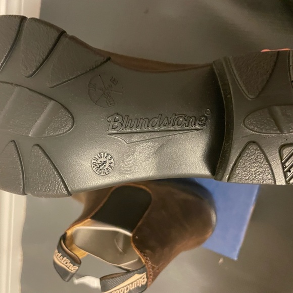 New Brown Women’s Blundstones - Picture 4 of 4